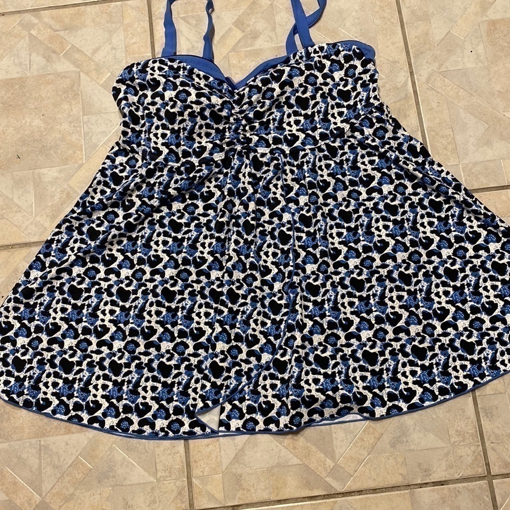 Q womens Roamans built in bra one piece swimsuit plus size 22W